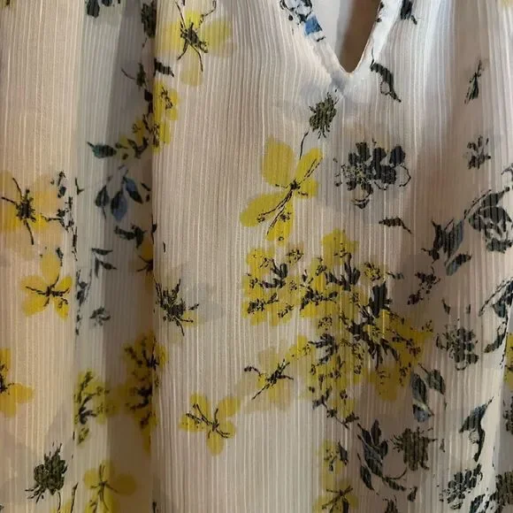 Banana Republic White Flutter Sleeve Blouse - Picture 5 of 5